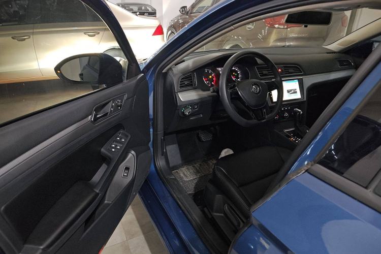 Used Volkswagen Lamando 2017 230TSI DSG Fashion Edition
