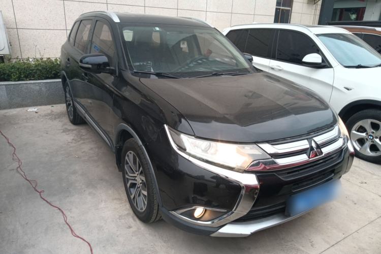 Used Mitsubishi Outlander 2017 2.0L Two-Wheel Drive Glory Edition 5 Seats
