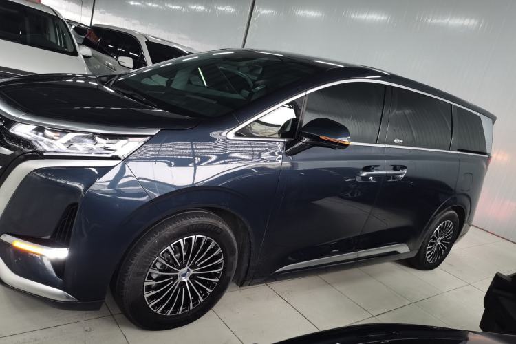 Used Denza D9 2022 DM-i 970 Four-Wheel Drive Prestige Model
