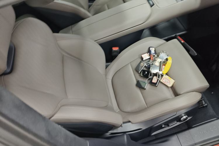 Used Lynk & Co Z10 2025 95 kWh 702 km All-Wheel Drive Intelligent Driving Ultra
