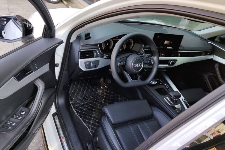 Used Audi A4L 2022 40 TFSI Luxury Dynamic Model
