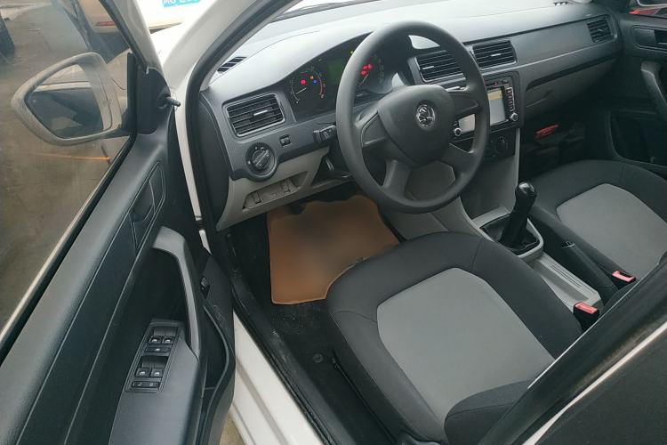 Used Skoda Rapid 2013 1.4L Manual Enjoyment Model
