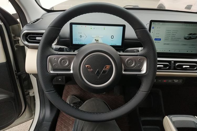 Used Wuling Bingo PLUS 2024 330 km Range Five-Seater Version
