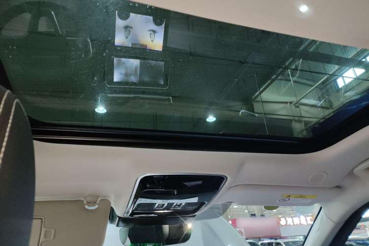 Used Land Rover Range Rover Velar 2021 P250 model
