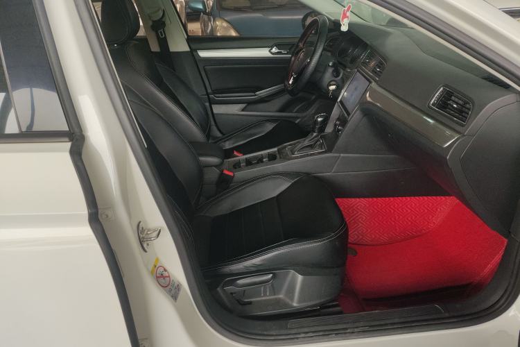 Used Volkswagen Lamando 2017 230TSI DSG Fashion Edition
