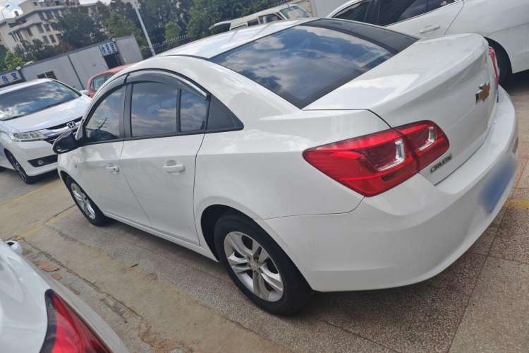 Used Chevrolet Cruze 2015 1.5L Classic SE MT
