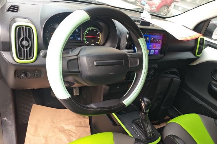 Used Roewe Clever 2021 302 km New Four-Seater Super-Efficient Version