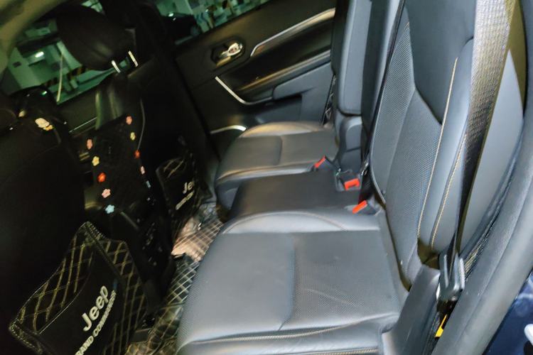 Used Jeep Grand Commander 2018 2.0T Four-Wheel Drive Smart Enjoyment Version China V Emission Standard
