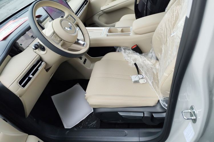 Used Wuling Bingo S 2025 Model 430km Deluxe Edition
