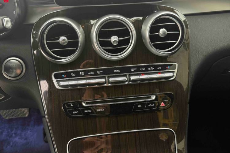 Used Mercedes-Benz GLC 2017 GLC 260 4MATIC Luxury Model
