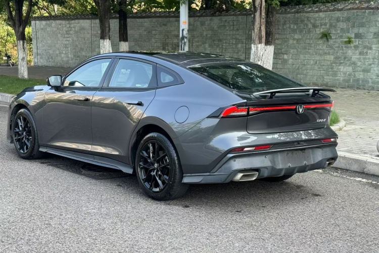 Used Changan UNI-V 2024 1.5T Prestige Edition