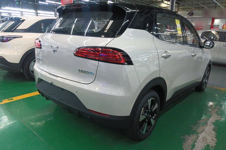 Used Wuling Bingo PLUS 2024 330 km Range Five-Seater Version
