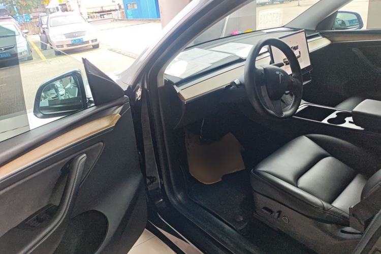 Used Tesla Model Y 2022 Rear-Wheel-Drive Version
