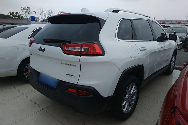 Used  Cherokee 2016 2.4L Leading Edition

