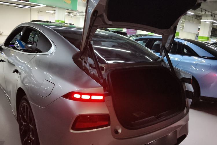 Used XPeng P7 2023 P7i 702 Pro