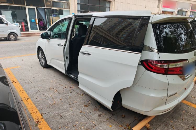 Used Honda Odyssey 2018 2.4L Supreme Edition