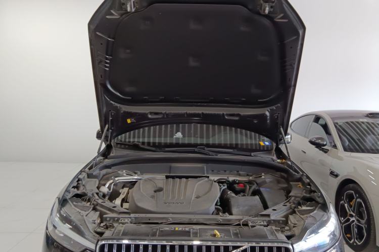 Used Volvo XC60 2024 B5 4x4 Smart Luxury Edition
