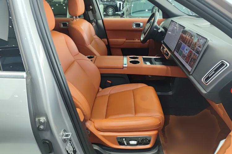 Used Li Auto L8 2023 Pro Model
