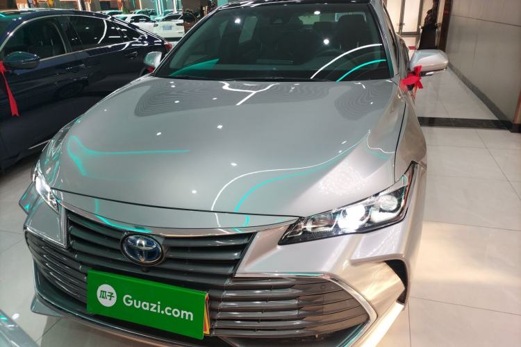 Used Toyota Avalon 2019 Dual-Engine 2.5L XLE Prestige Version China VI Standard
