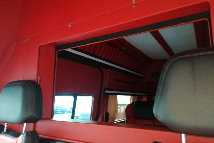 Used Ford Transit Custom 2016 2.2T Long-Wheelbase 6-Seater High-Roof Multi-Purpose Vehicle
