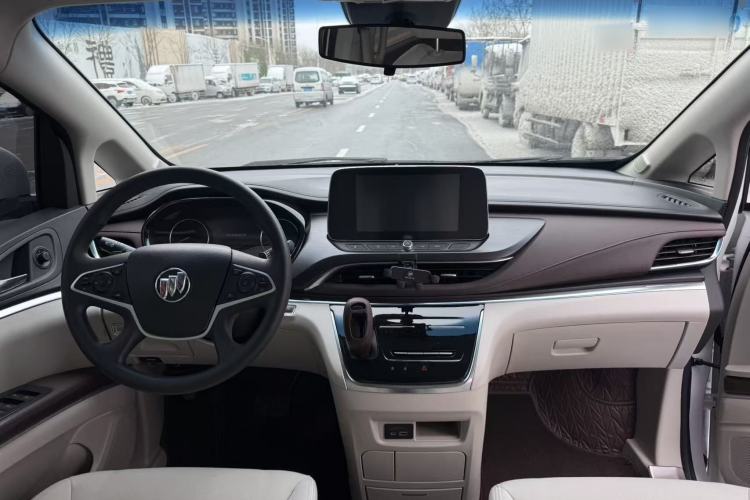 Used Buick GL8 2023 Land Executive Class Comfort Model
