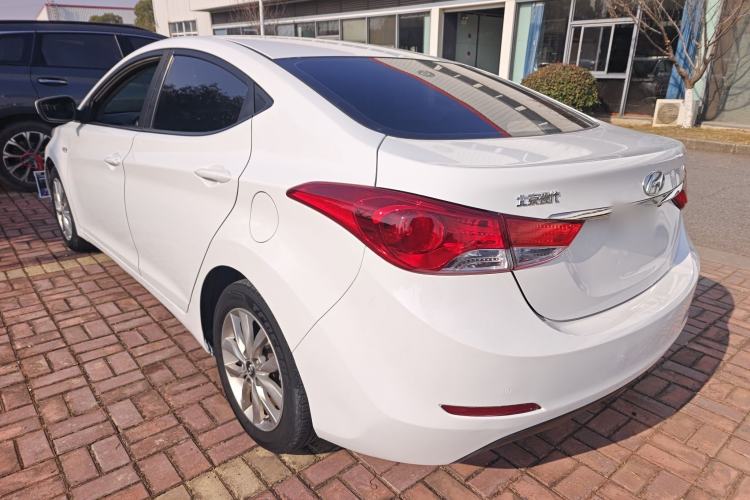 Used Hyundai Elantra 2015 1.6L Automatic Fashion Model