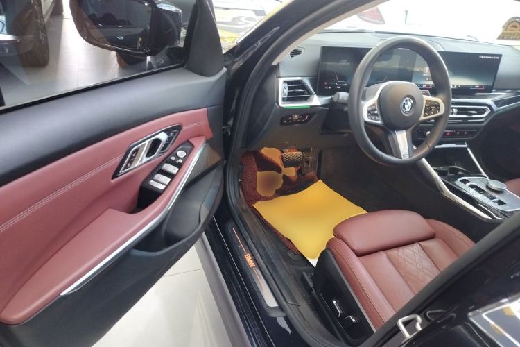 Used BMW i3 2024 eDrive 35 L
