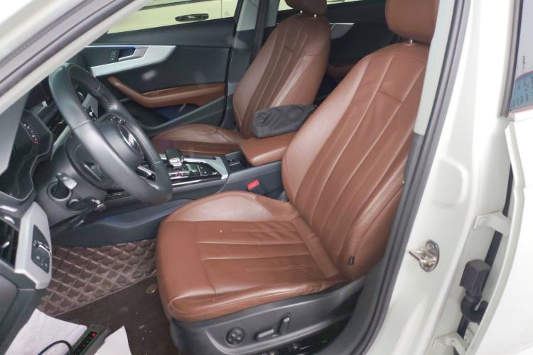 Used Audi A4L 2018 30th Anniversary Edition 40 TFSI Fashion Model
