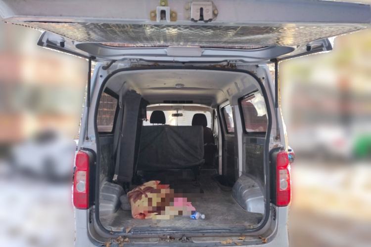 Used Chana Ruixing M60 2023 1.6L CNG Comfort-Grade 6-Seater Passenger Vehicle
