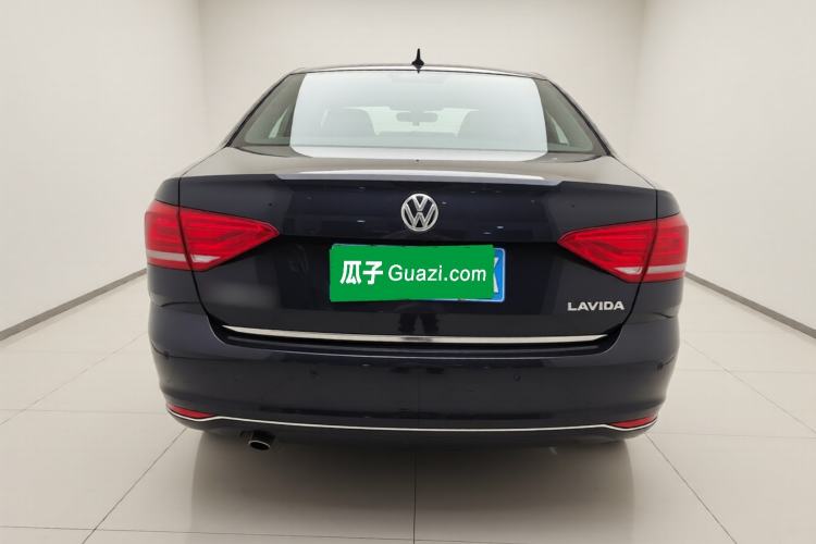 Used Volkswagen Lavida 2015 1.6L Manual Fashion Edition
