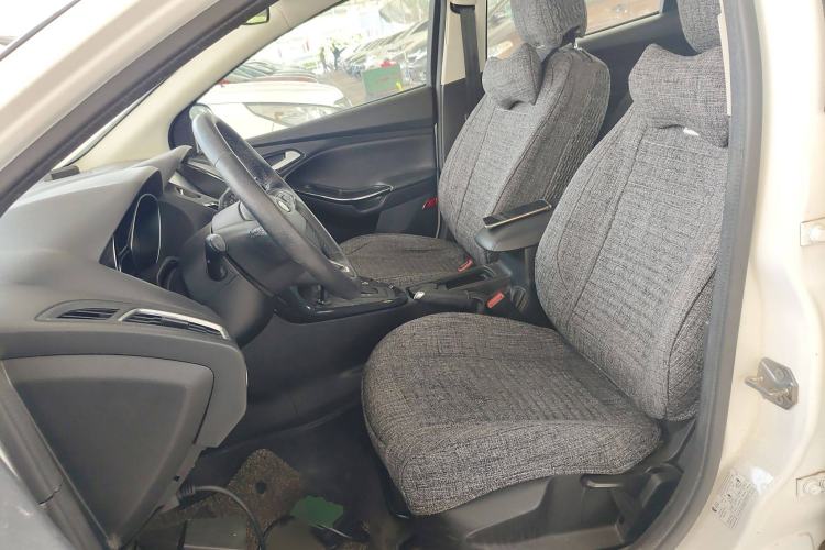 Used Ford Focus 2017 Hatchback 1.6L Automatic Fashion Edition Smart Drive Version
