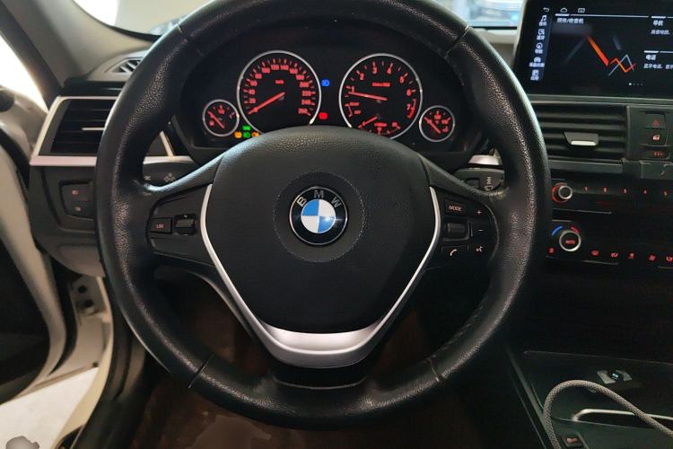 Used BMW 3 Series 2016 320Li Ambition Model
