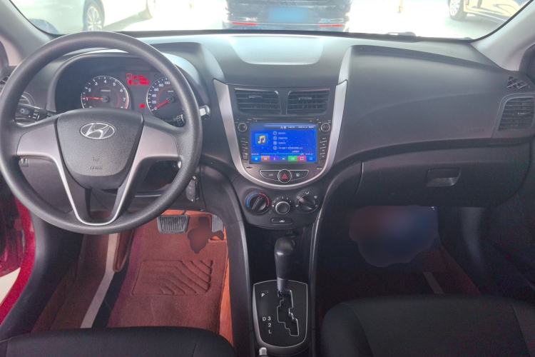 Used Hyundai Verna Ray 2014 1.4L Automatic GLX
