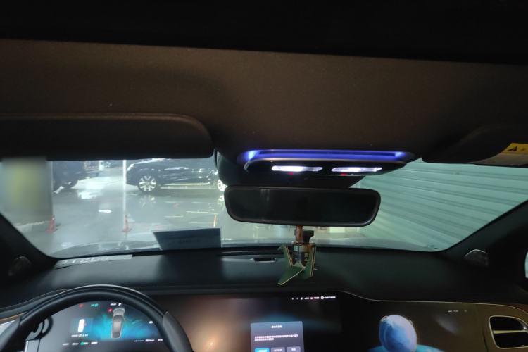 Used  R7 2023 Rear-Drive Screen King Pro Edition
