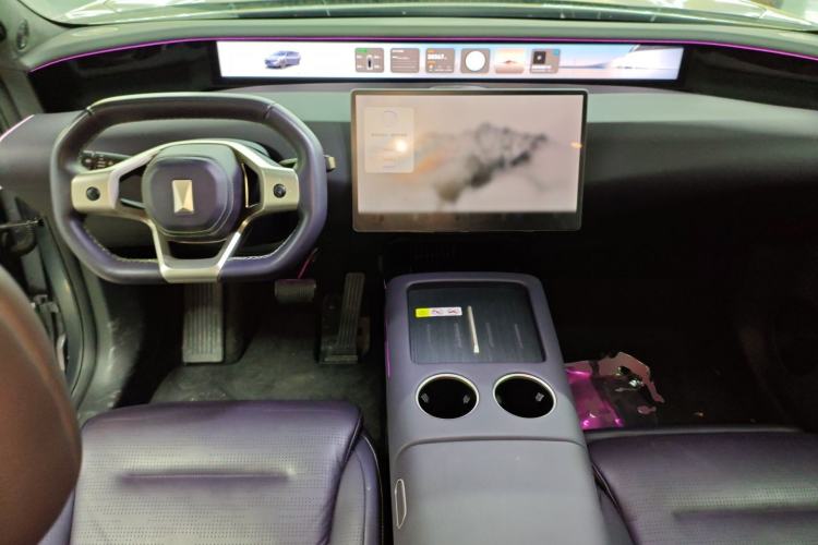 Used  07 2024 Max Extended-Range Edition