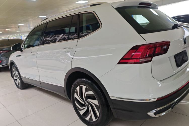 Used Volkswagen Tiguan L 2024 300TSI Automatic Two-Wheel Drive Smart Edition
