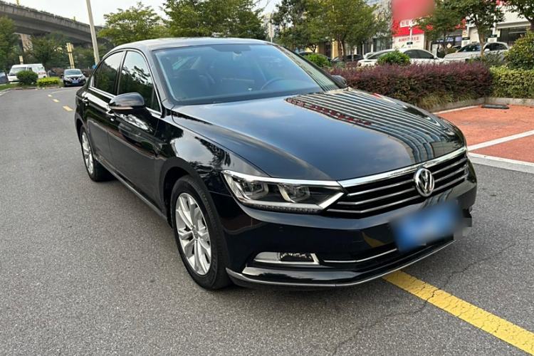 Used Volkswagen Magotan 2017 330TSI DSG Luxury Model
