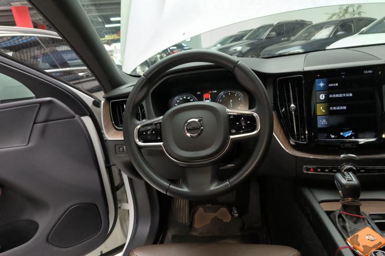 Used Volvo XC60 2021 T5 4x4 Smart Luxury Edition