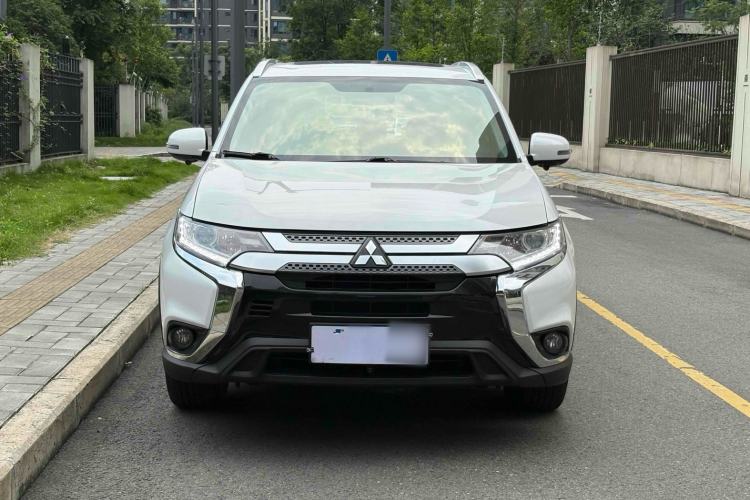 Used Mitsubishi Outlander 2019 2.0L Two-Wheel Drive Comfort Edition 5 Seats China V Standard
