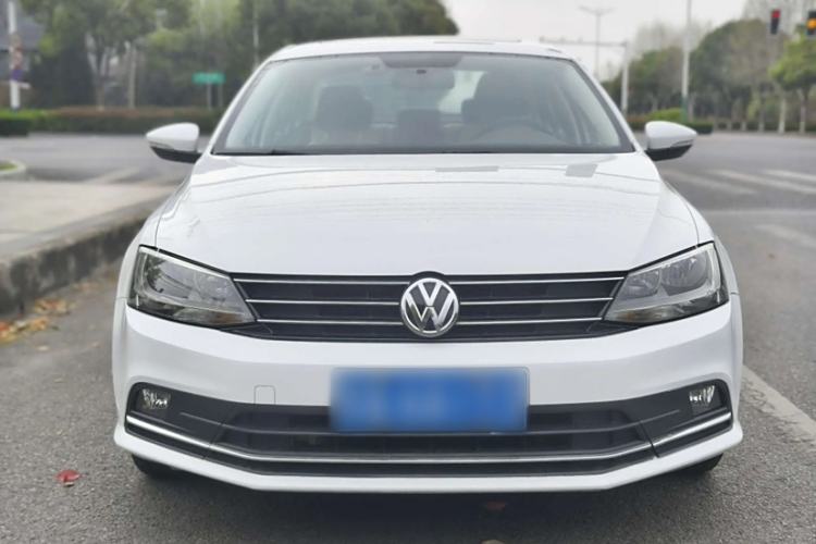 Used Volkswagen Sagitar 2015 230TSI Automatic Comfort Version
