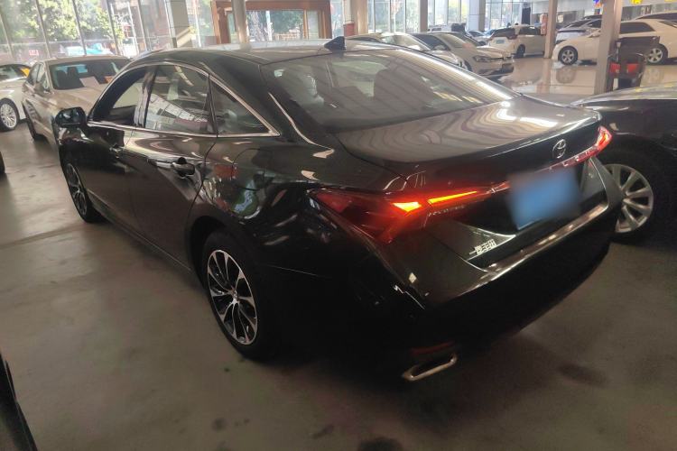 Used Toyota Avalon 2023 2.0L Premium Edition
