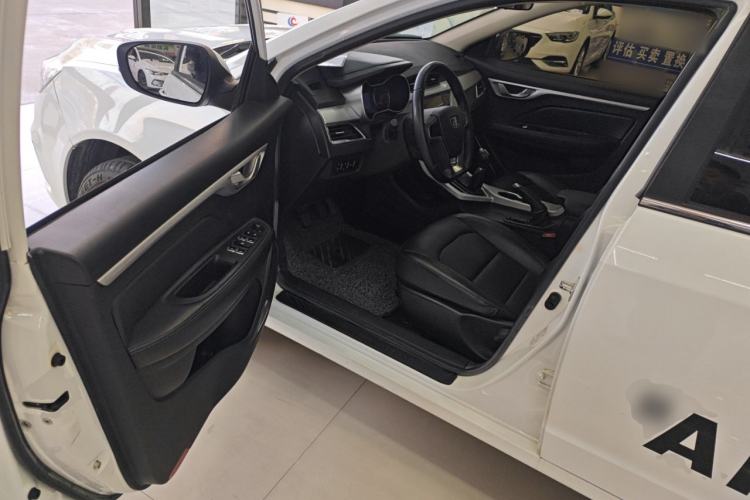 Used Geely Auto Vision 2019 Upgraded Model 1.5L Manual Luxury Version China VI Standard