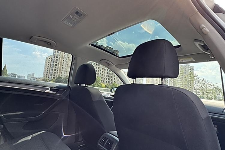 Used Volkswagen Golf 2017 230TSI Automatic Comfort Edition – Celebrating Milestone of One Million Units
