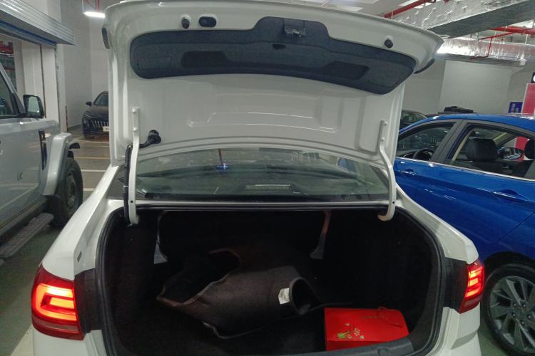 Used Volkswagen Lavida 2017 1.6L Automatic Comfort Edition
