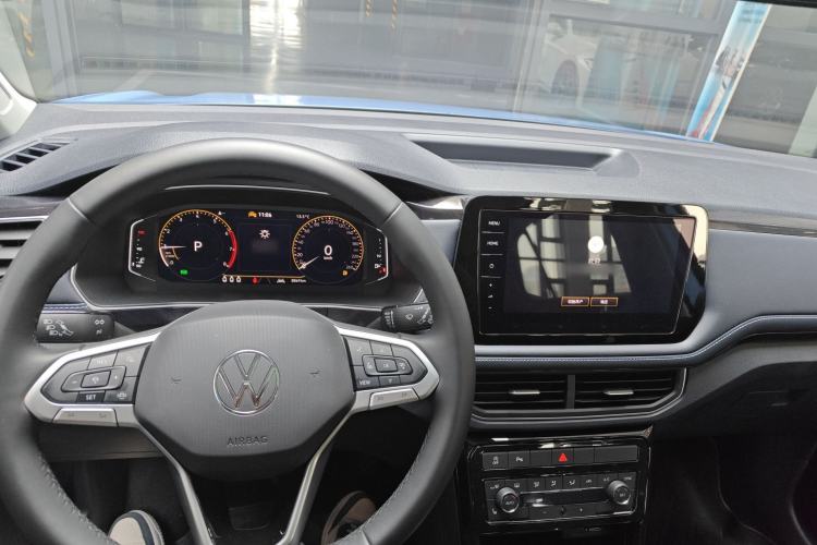 Used Volkswagen Tharu 2025 NewRui 300TSI Prestige Edition
