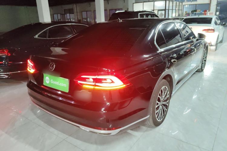 Used Volkswagen Phideon 2021 380TSI Luxury Edition
