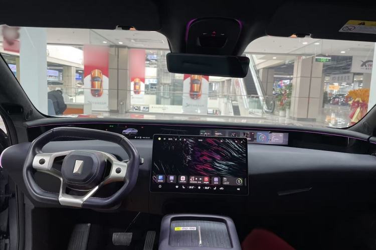 Used  07 2024 Max Extended-Range Edition