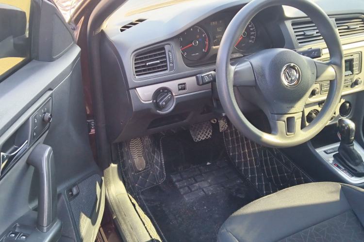 Used Volkswagen Lavida 2013 Revised Classic 1.6L Automatic Fashion Edition