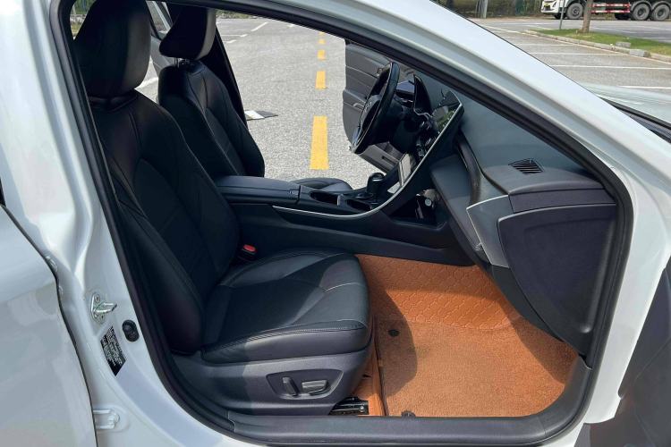 Used Toyota Avalon 2019 2.0L Luxury Edition China VI Standard
