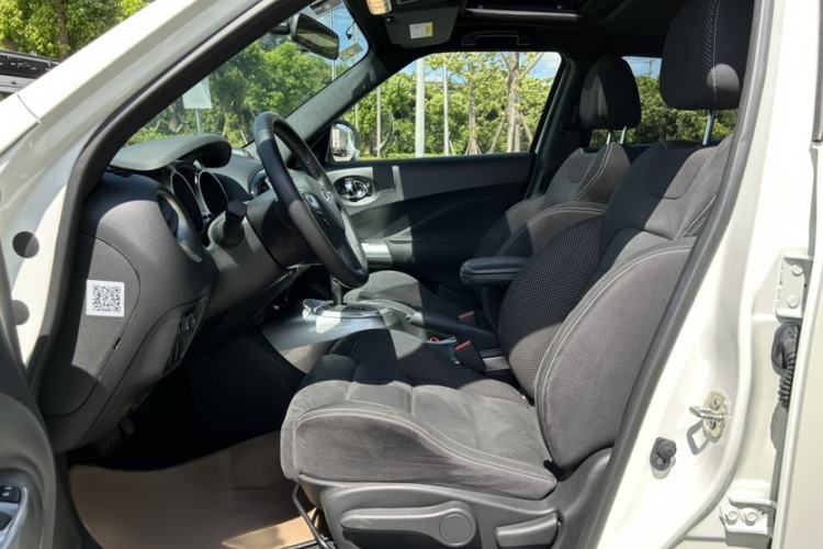 Used Infiniti ESQ 2014 1.6L Spontaneous Edition
